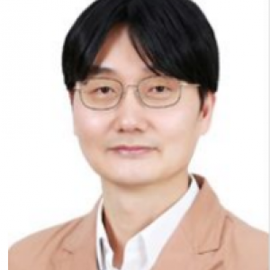 headshot of Prof. Tae-Woo Lee